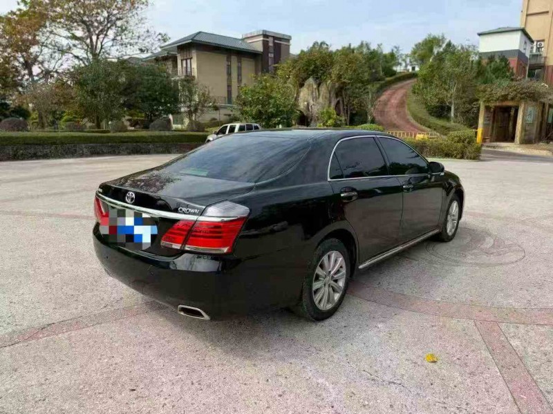 梧州13年丰田皇冠7