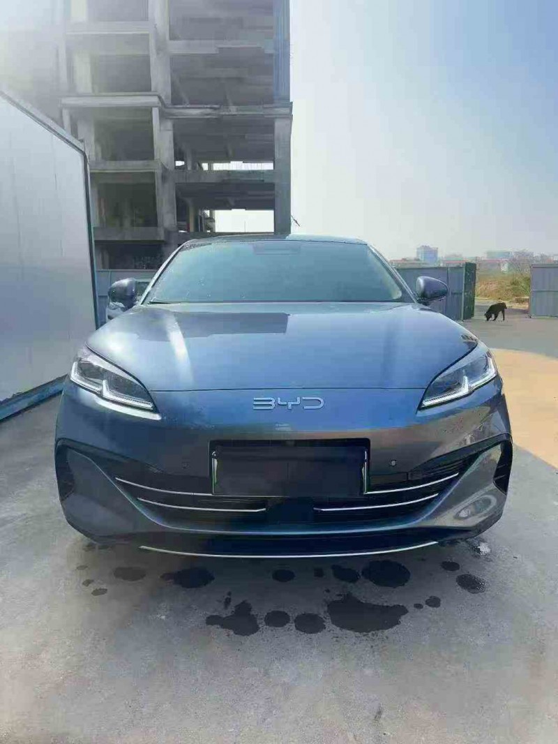 贵港25年比亚迪海豹1