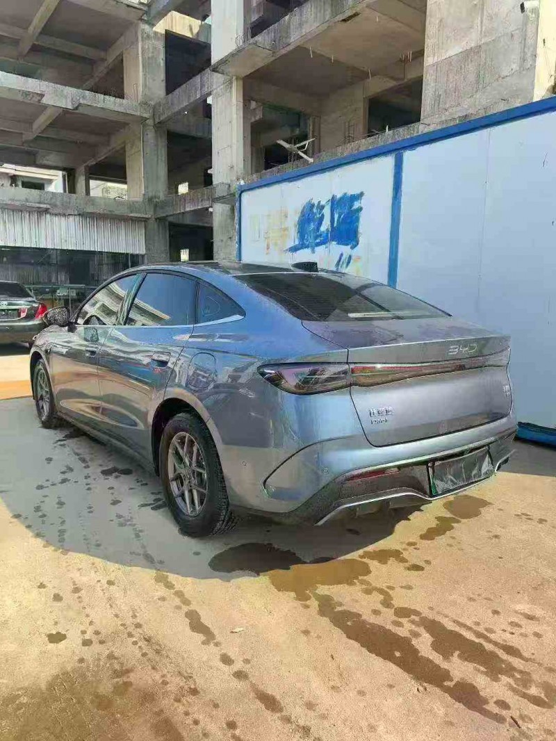 贵港25年比亚迪海豹8