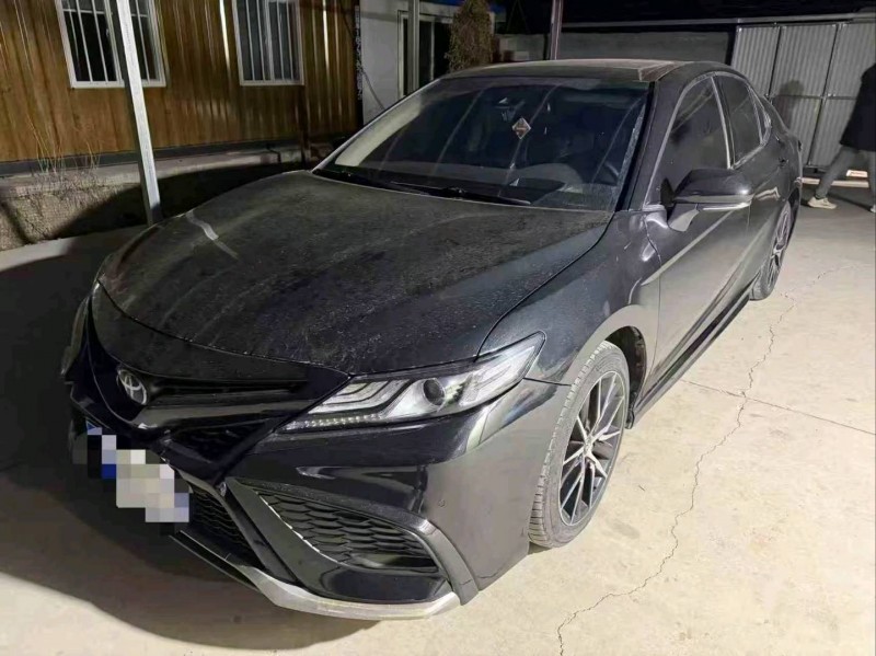 济宁22年丰田凯美瑞2