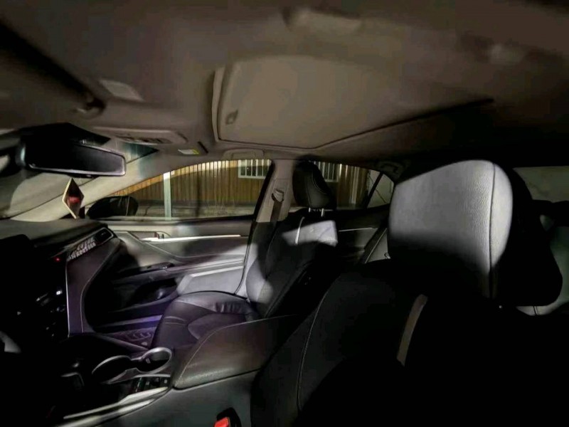 济宁22年丰田凯美瑞4