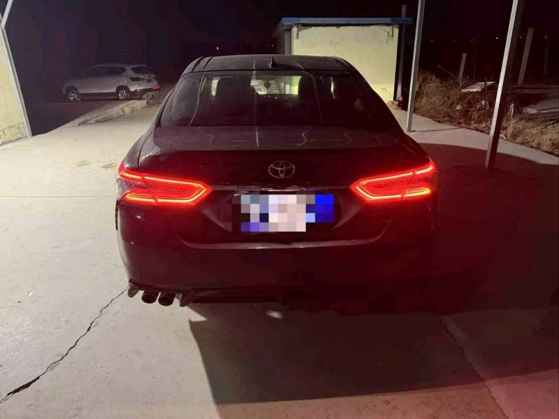 济宁22年丰田凯美瑞9