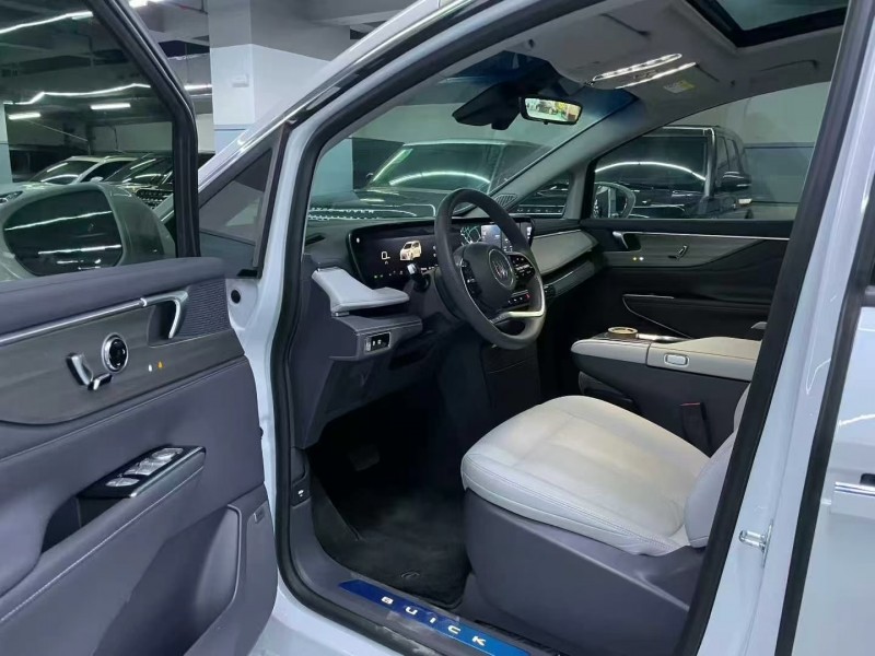 深圳25年别克GL84