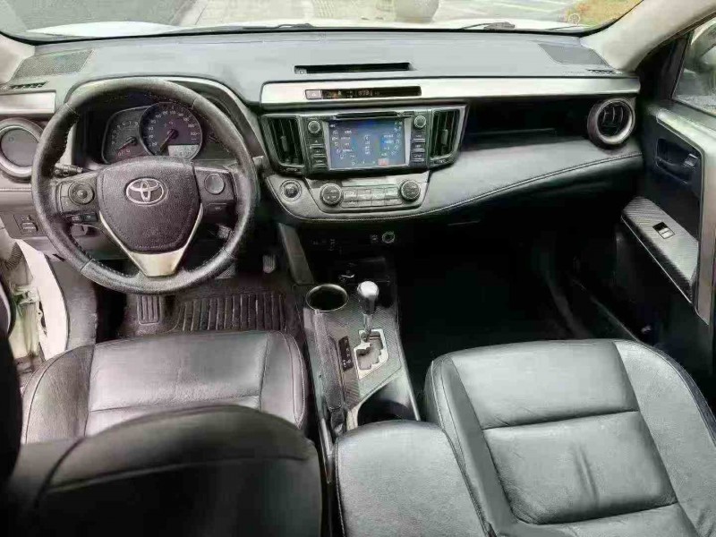 嘉兴14年丰田RAV44