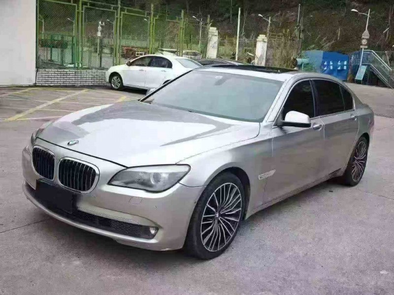 重庆12年宝马7系3