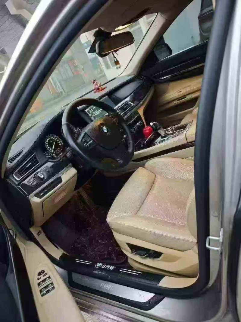 重庆12年宝马7系5