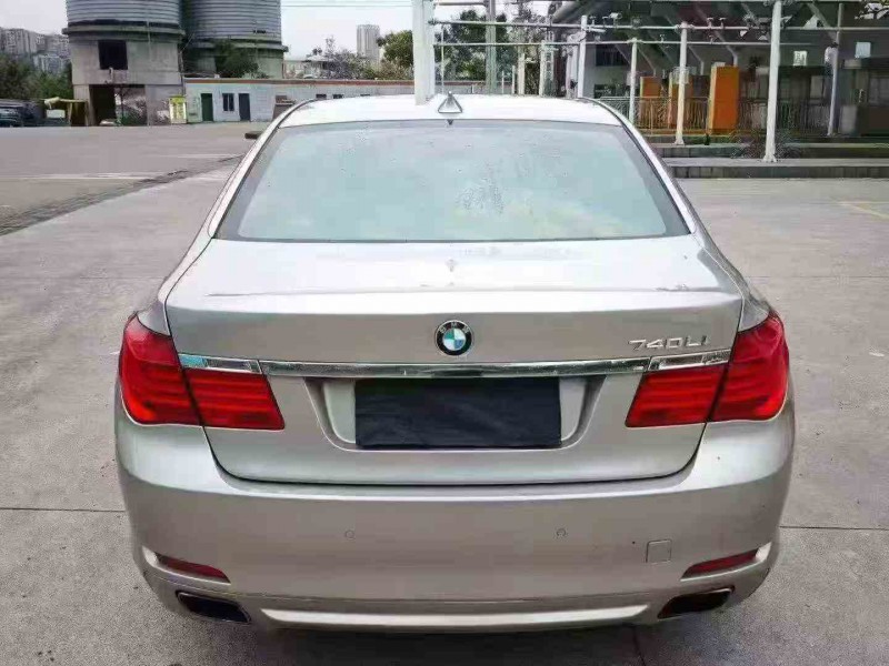 重庆12年宝马7系9