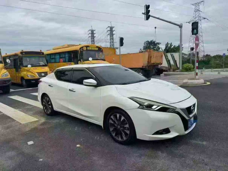 汕头19年日产蓝鸟2