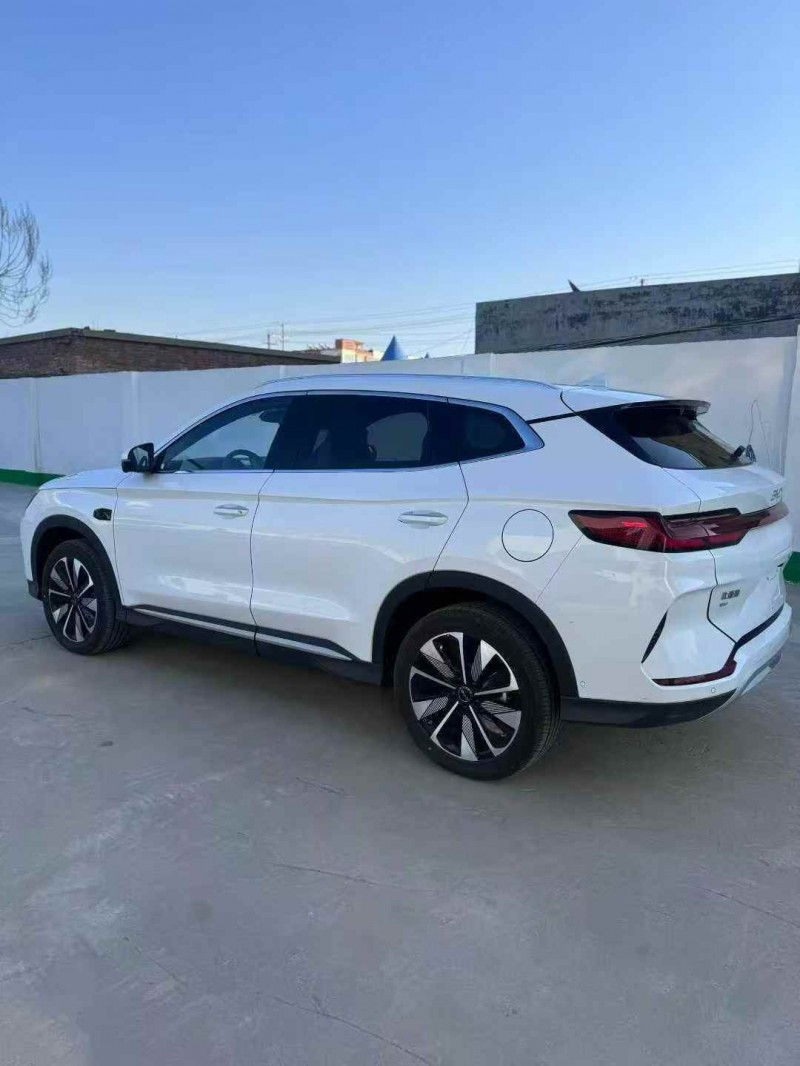 天津25年比亚迪宋8