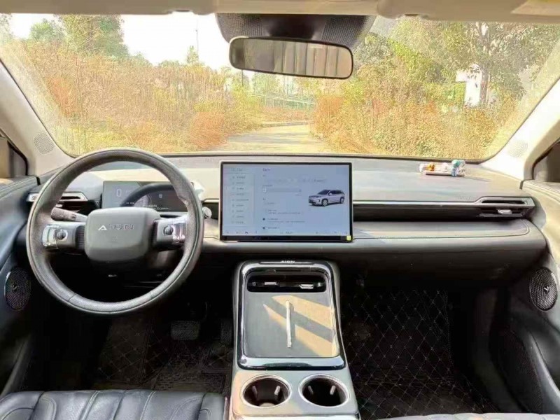 荆州25年传祺埃安V5