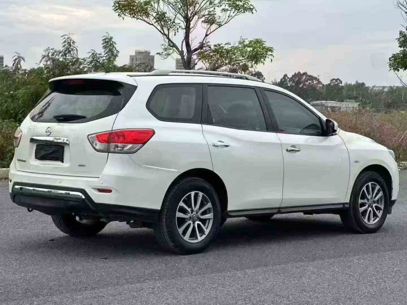 汕头19年日产探路者8