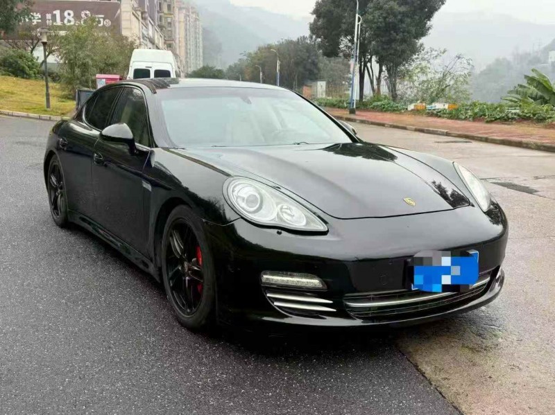 三明13年保时捷帕拉梅拉2