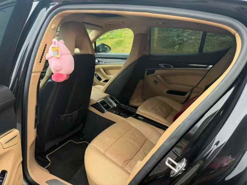 三明13年保时捷帕拉梅拉6