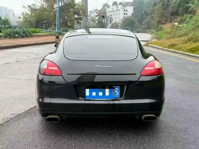 三明13年保时捷帕拉梅拉9