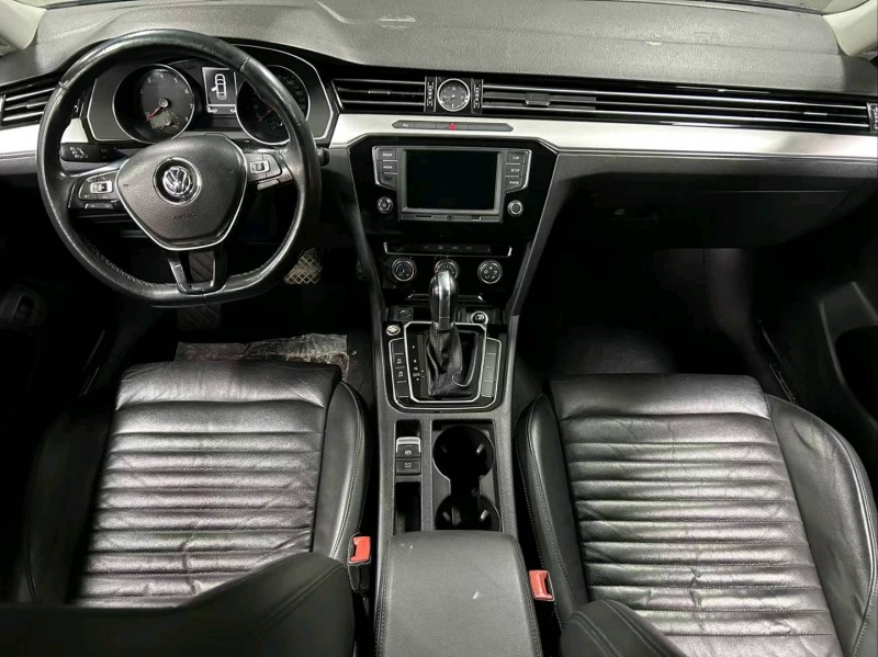 成都17年大众迈腾5