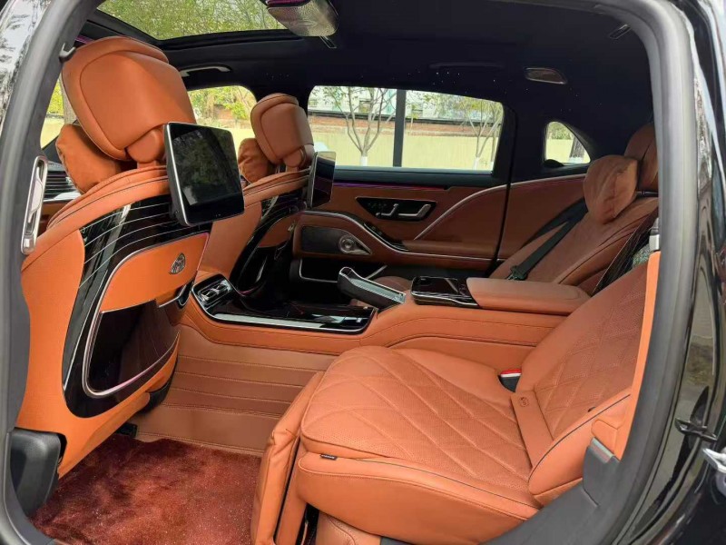 佛山25年奔驰迈巴赫S级5