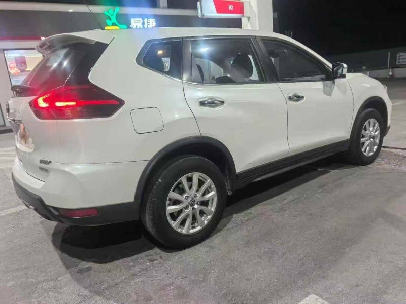 保定19年日产奇骏8