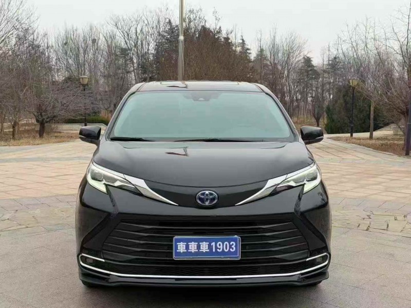 潍坊23年丰田塞纳1