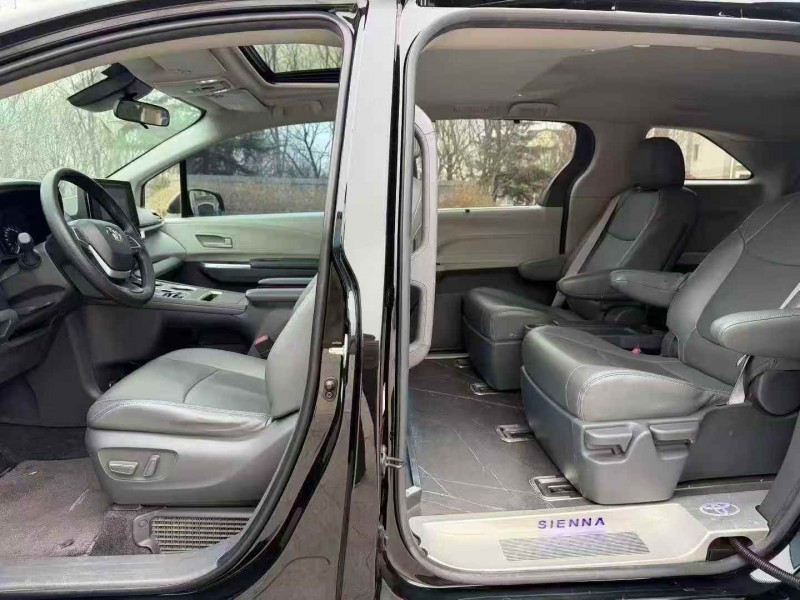 潍坊23年丰田塞纳6