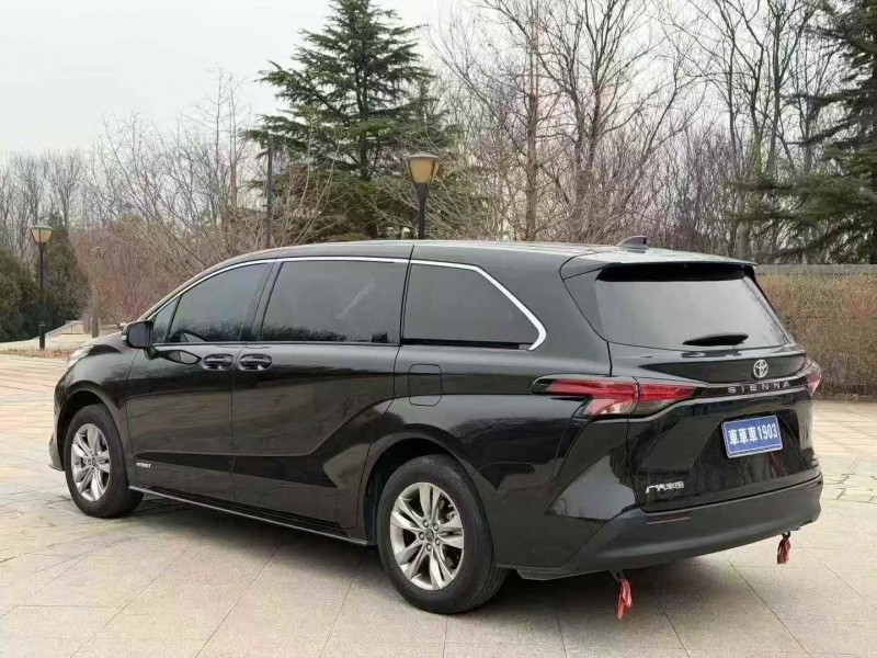 潍坊23年丰田塞纳7