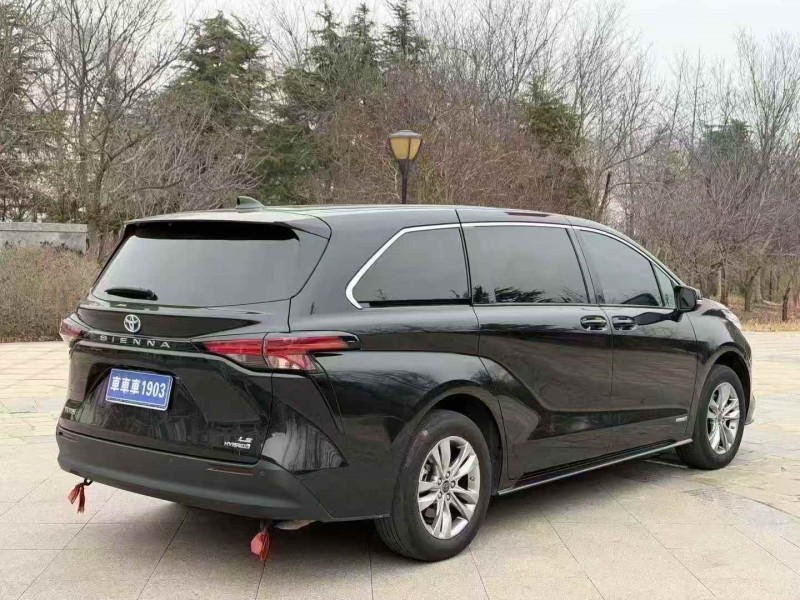 潍坊23年丰田塞纳8