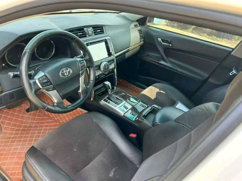 无锡15年丰田锐志4