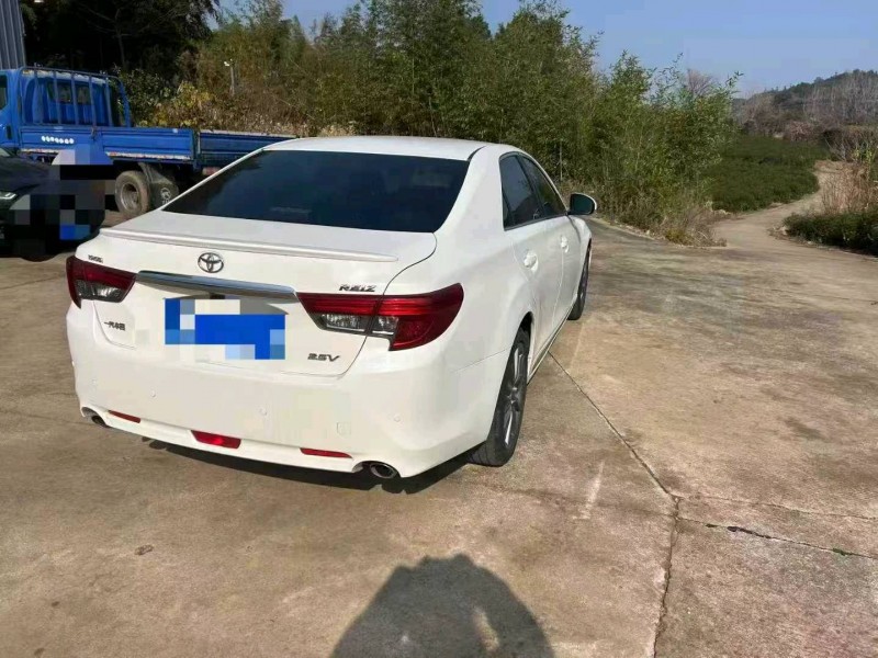 无锡15年丰田锐志7