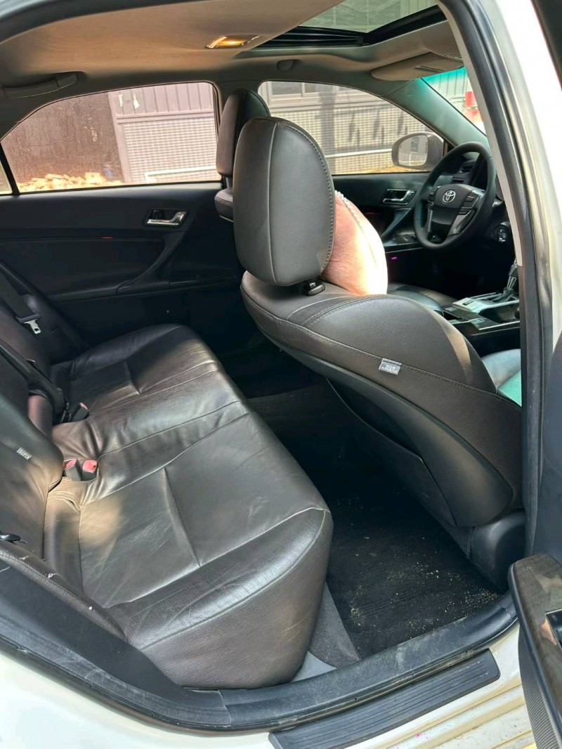 中山14年丰田锐志4
