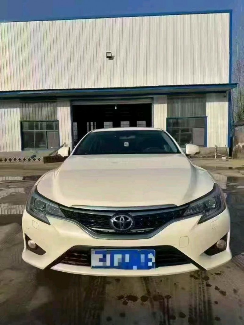 菏泽14年丰田锐志1