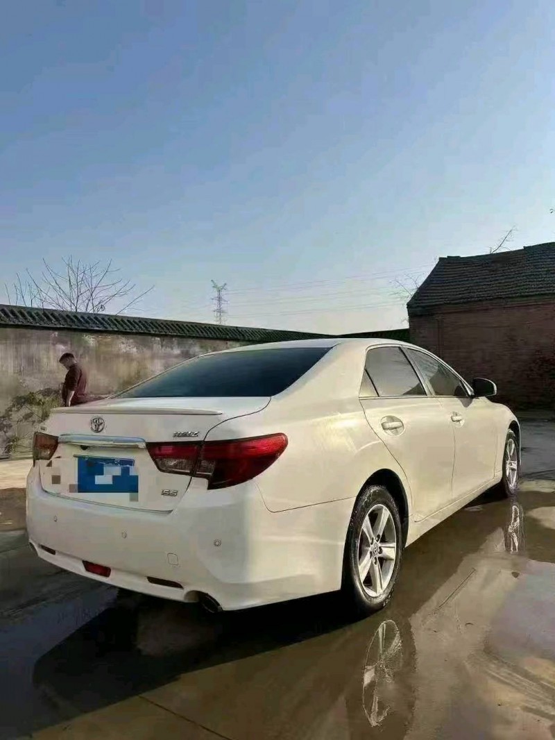 菏泽14年丰田锐志4