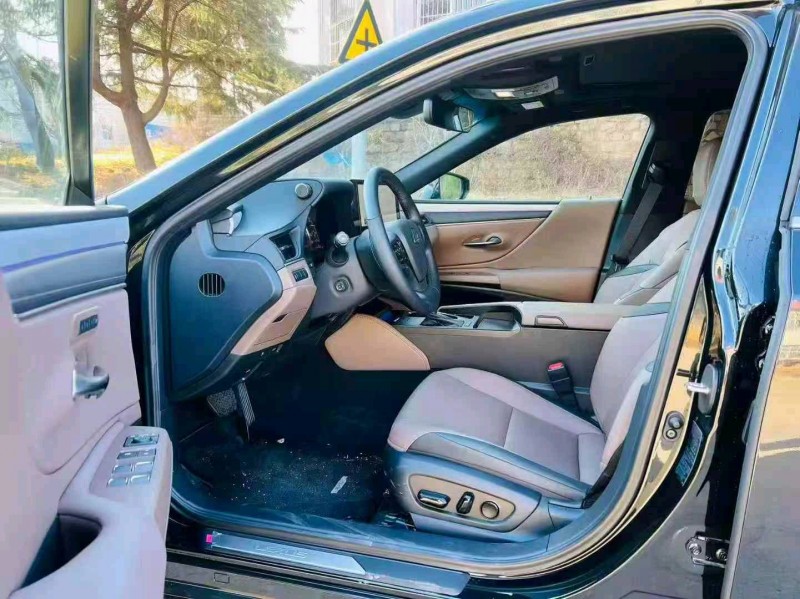 淄博25年雷克萨斯ES7