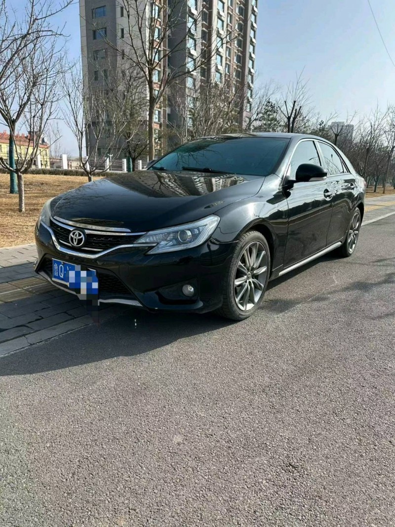 临沂14年丰田锐志3