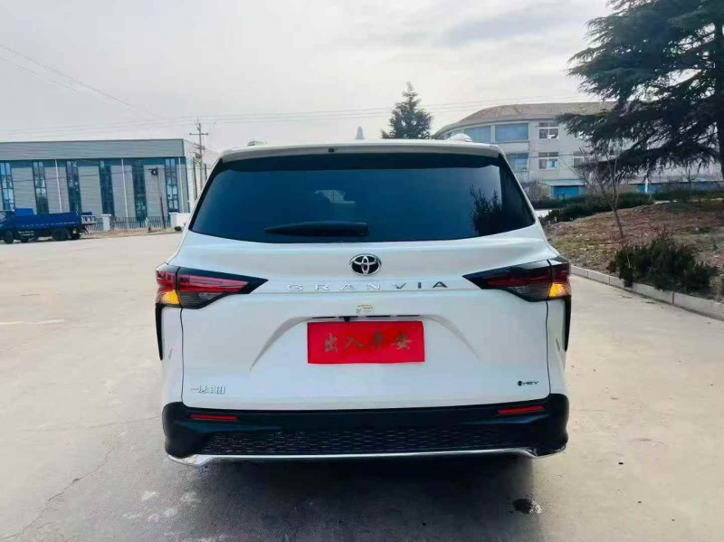 济宁25年丰田格瑞维亚9