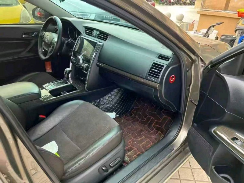 南宁13年丰田锐志2