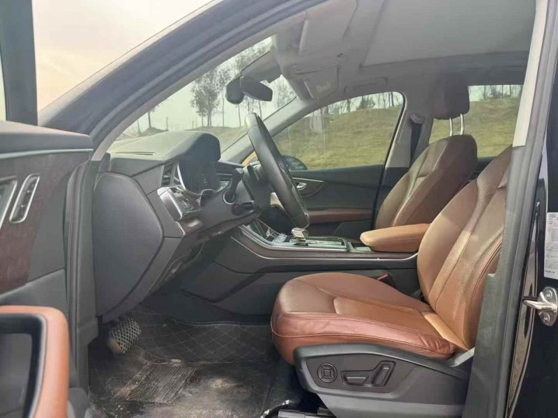 东营21年奥迪Q77