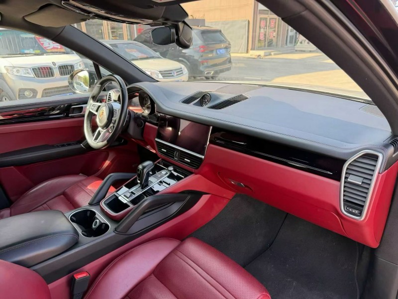 天津22年保时捷卡宴3