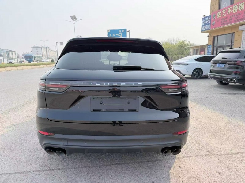 天津22年保时捷卡宴6