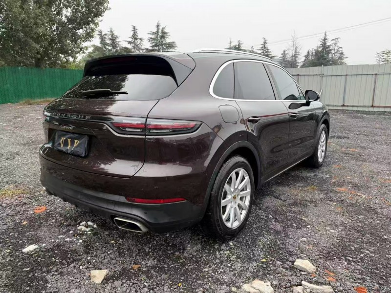 鹤壁19年保时捷卡宴7