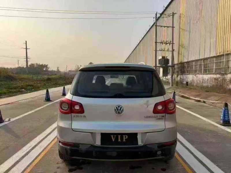 菏泽12年大众途观8