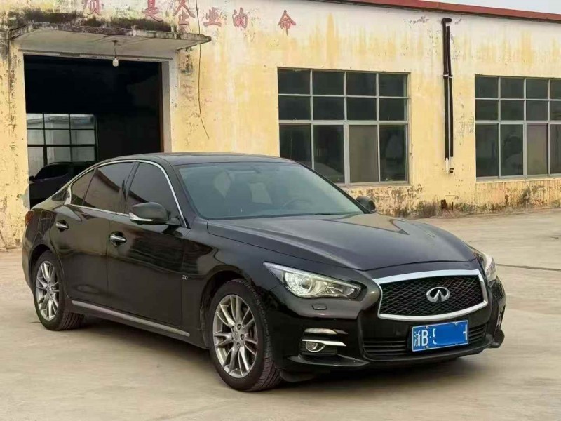 济宁17年英菲尼迪Q50L2