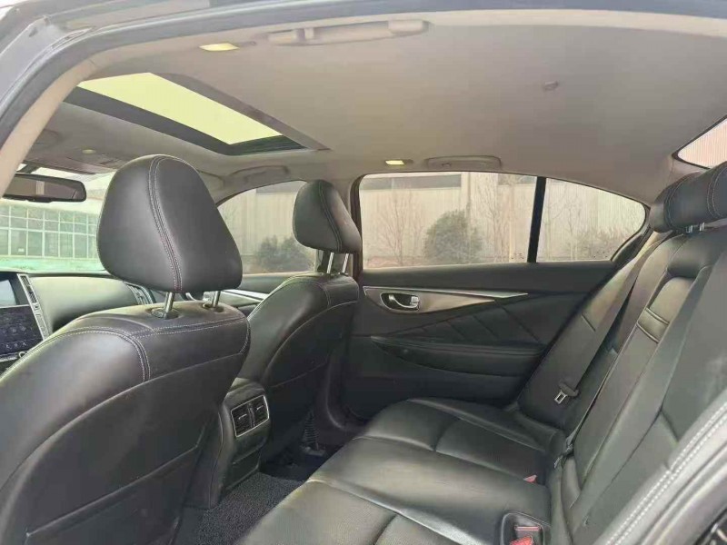 济宁17年英菲尼迪Q50L6