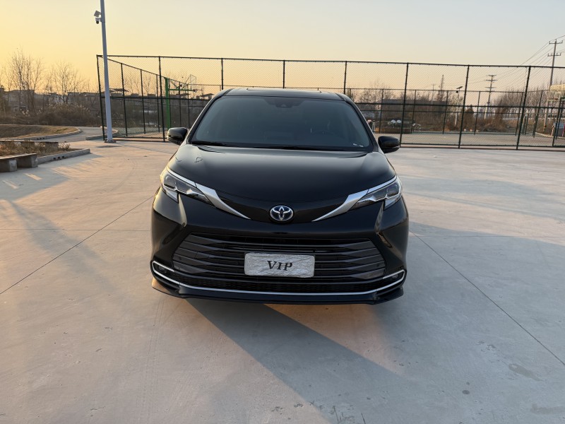 徐州24年丰田塞纳1