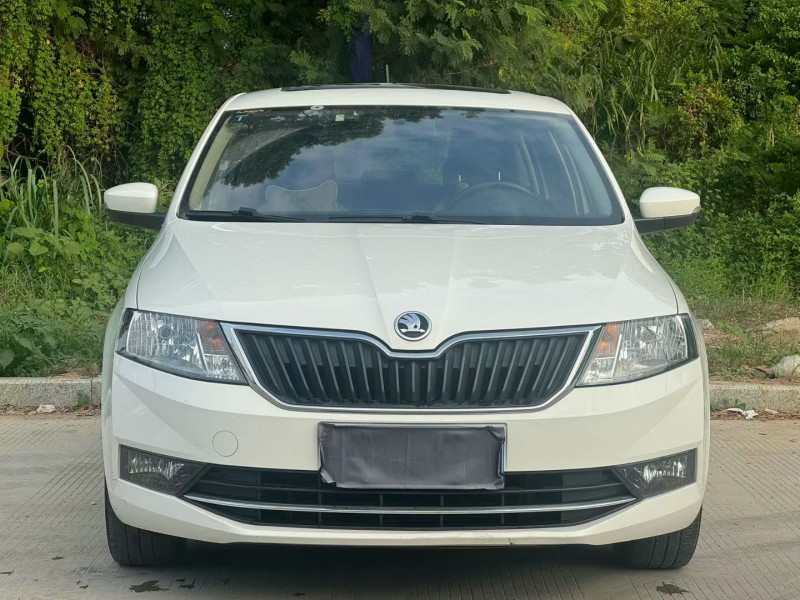 汕头18年斯柯达昕动1