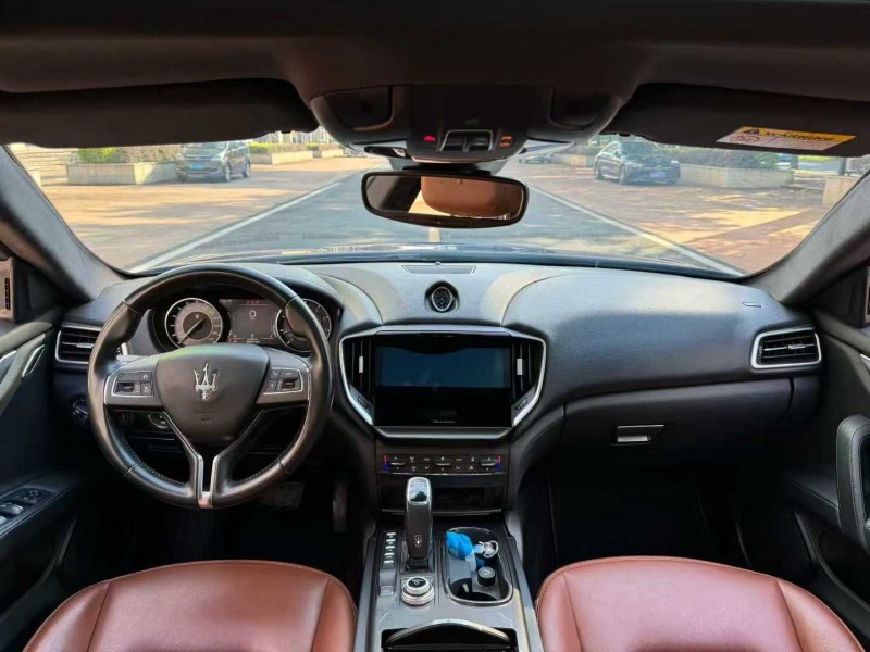 珠海21年玛莎拉蒂Ghibli5