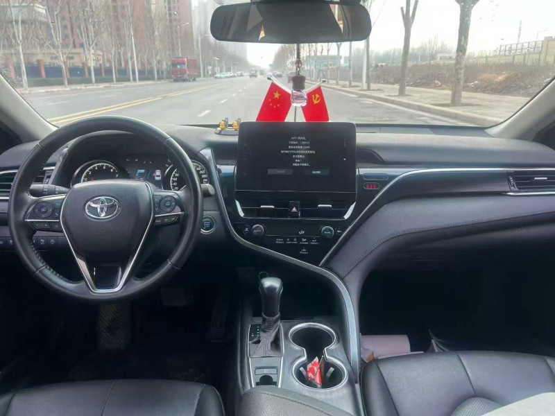 郑州21年丰田凯美瑞4