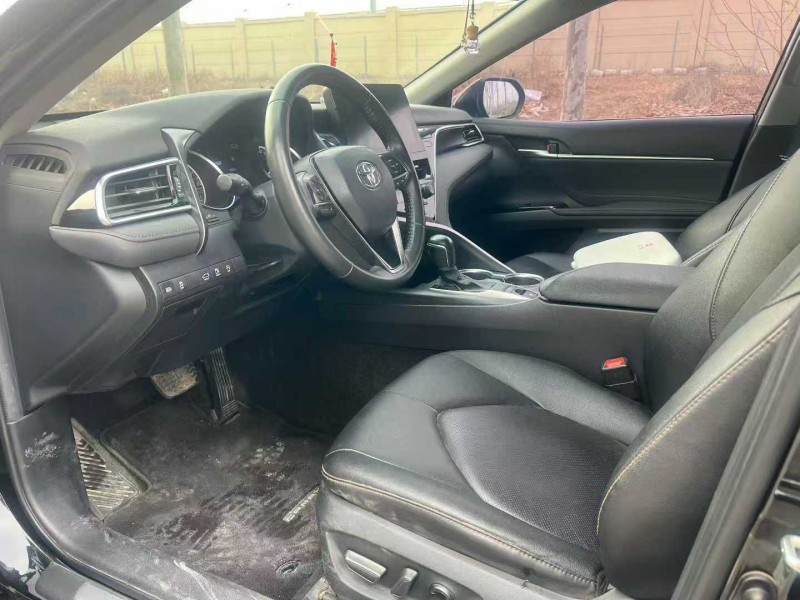 郑州21年丰田凯美瑞5