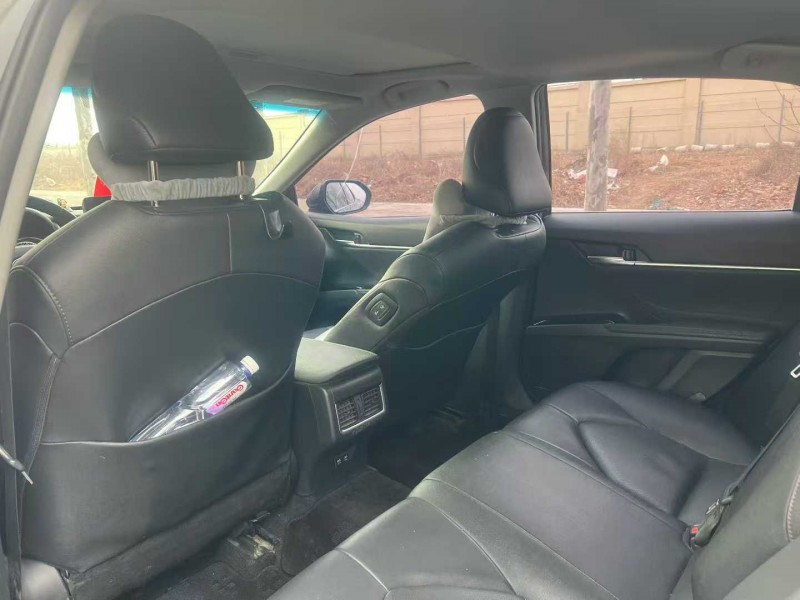 郑州21年丰田凯美瑞6