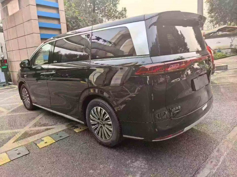 重庆25年比亚迪夏7