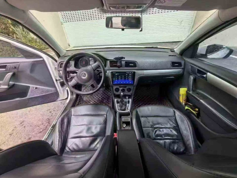 重庆15年大众朗逸4