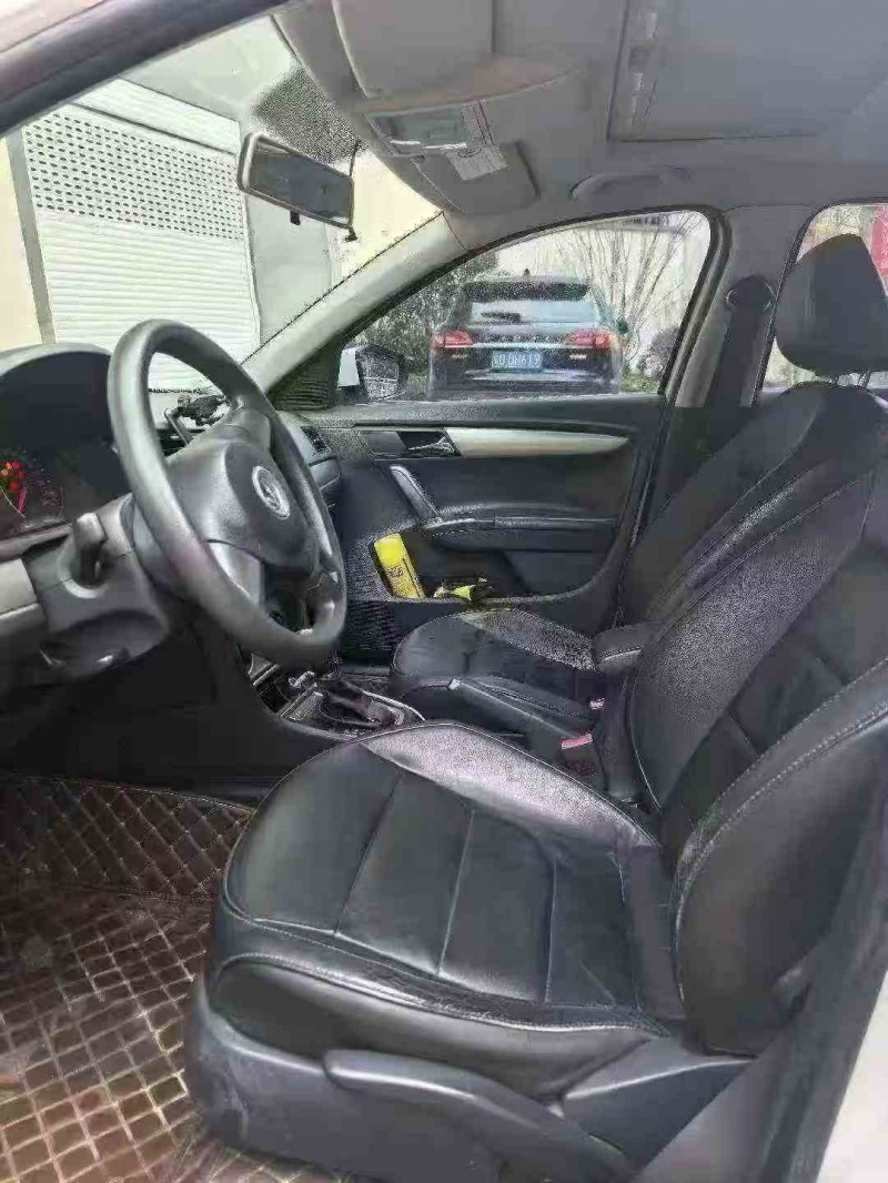 重庆15年大众朗逸5